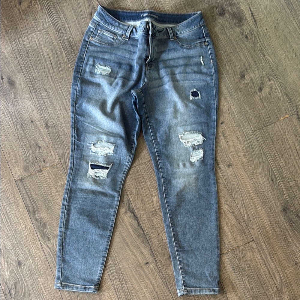 Maurices Blue Skinny Jeans Distressed Style